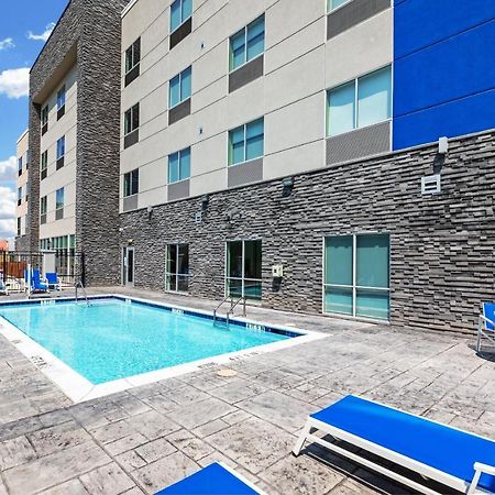 Holiday Inn Express & Suites - Denton - Sanger, An Ihg Hotel Exteriör bild