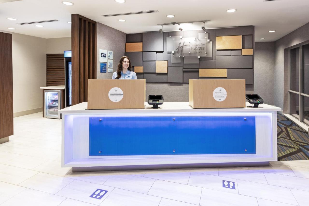 Holiday Inn Express & Suites - Denton - Sanger, An Ihg Hotel Exteriör bild