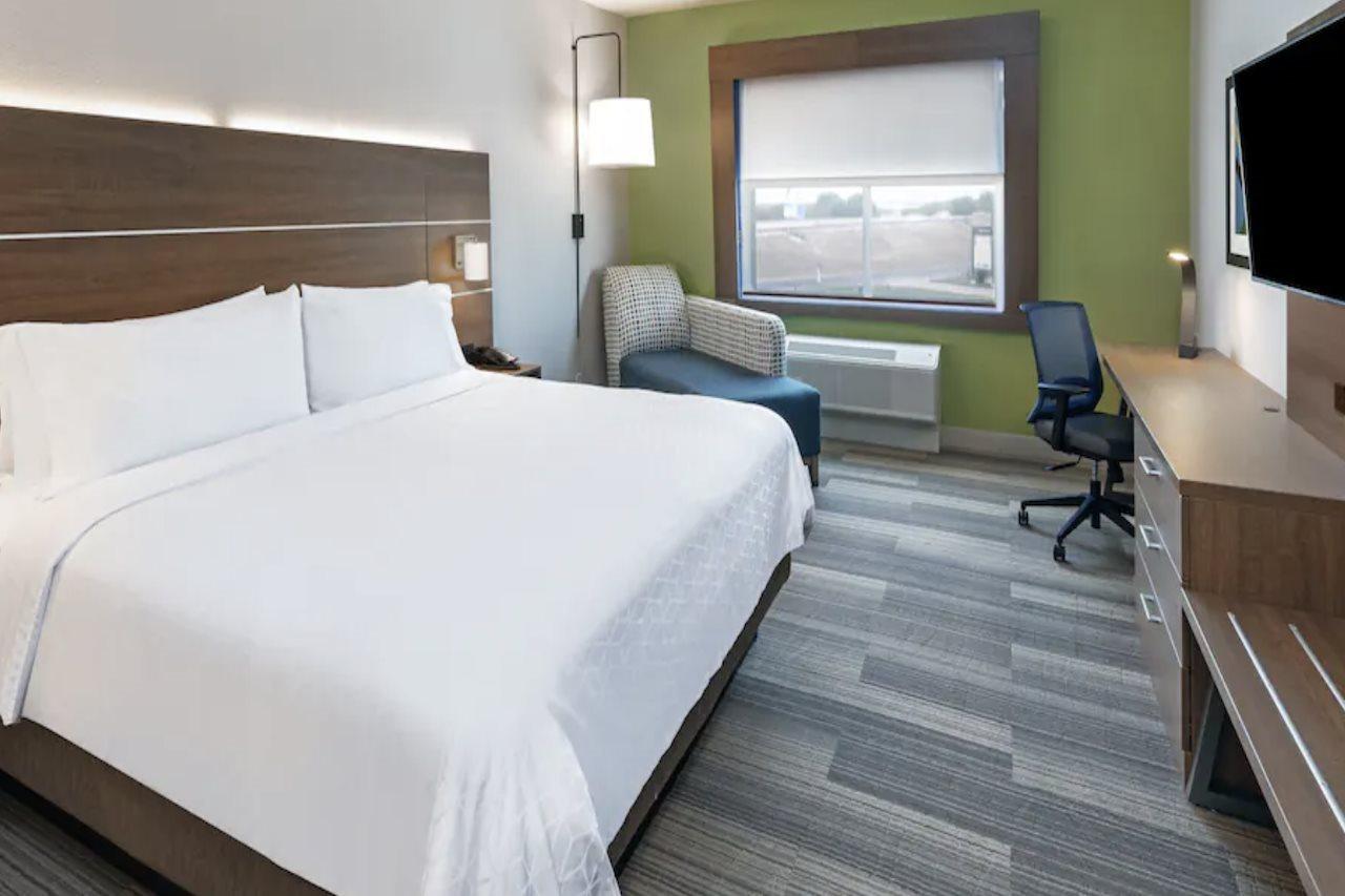 Holiday Inn Express & Suites - Denton - Sanger, An Ihg Hotel Exteriör bild