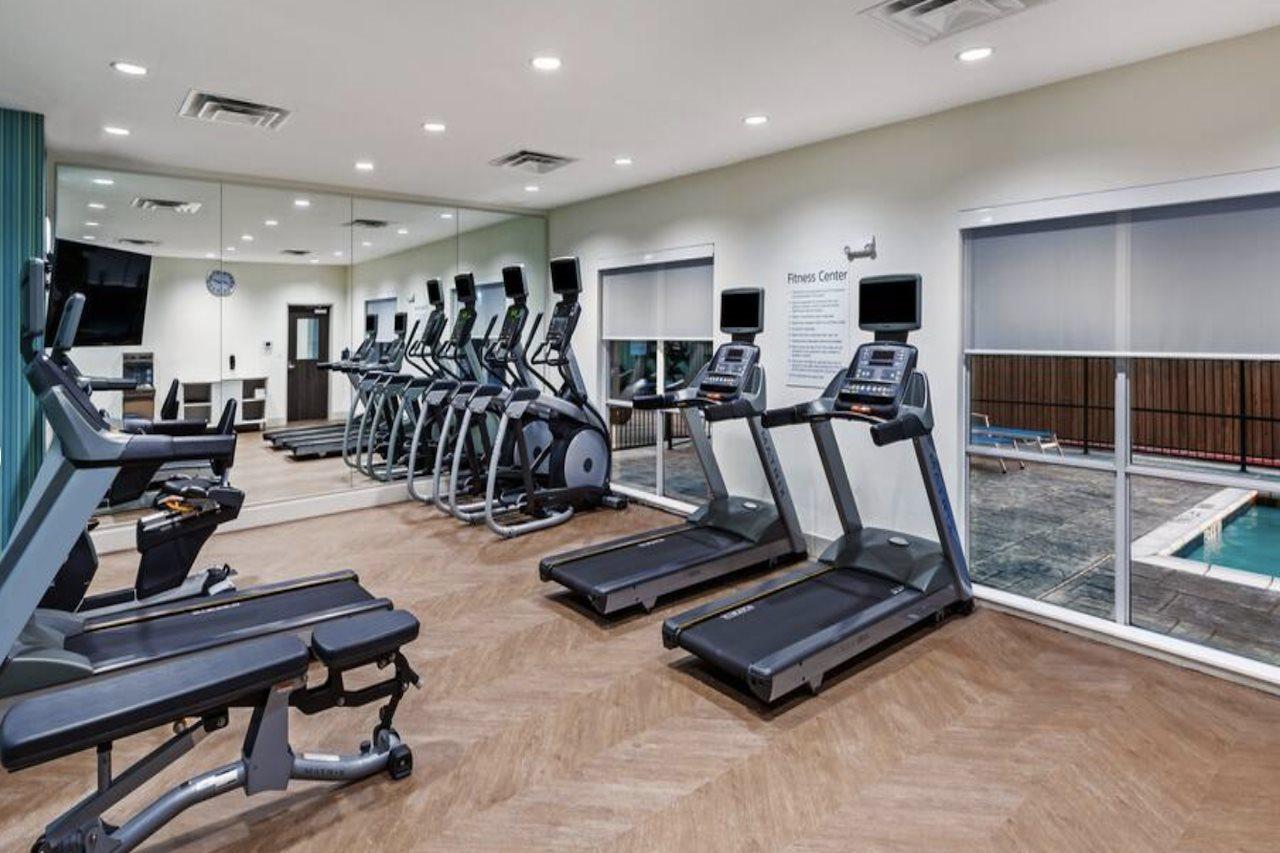 Holiday Inn Express & Suites - Denton - Sanger, An Ihg Hotel Exteriör bild